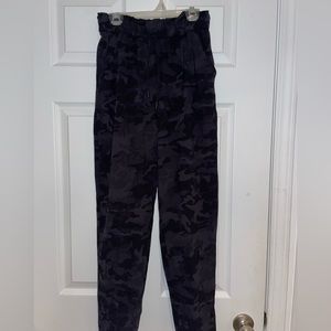 Black Lululemon size 4 joggers.